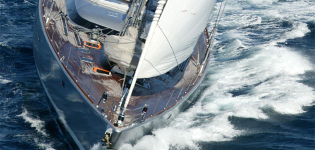 Agenzia Punto Sardegna, noleggio barca tipo yacht a vela per dominare mari e venti di Sardgna.